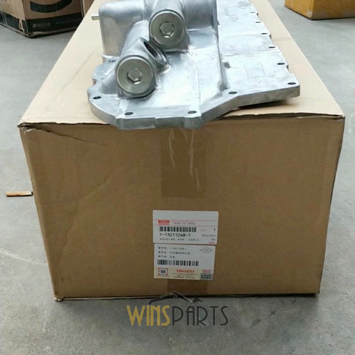 1-13211268-1 1-13211-268-1 1132112681 五十铃 6SD1T 机油散热器边盖子用于EX300-3 EX370 EX300-5<a href=https://www.winsparts.cn/riliwajueji.html target='_blank'>日立</a>挖机配件